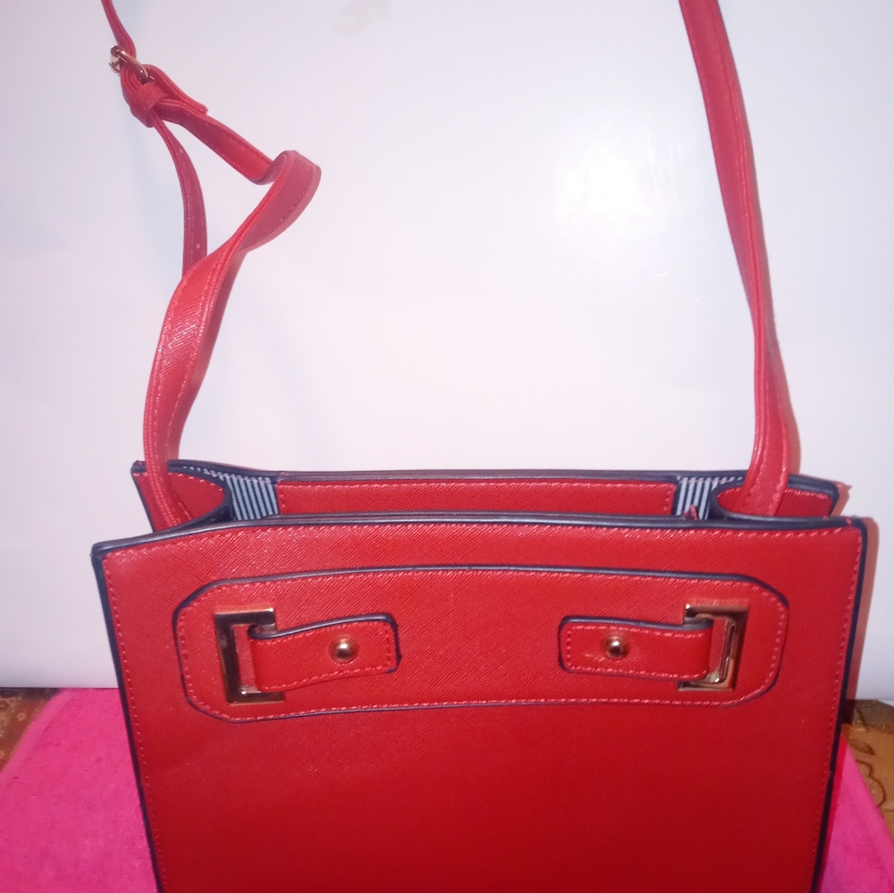 Small Red Bag - Picture 4 of 6